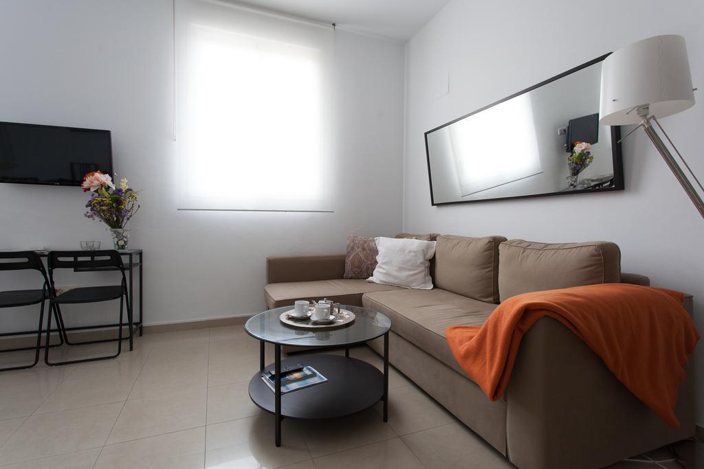 Apartamentos Diaber San Leandro Sevilla Oda fotoğraf