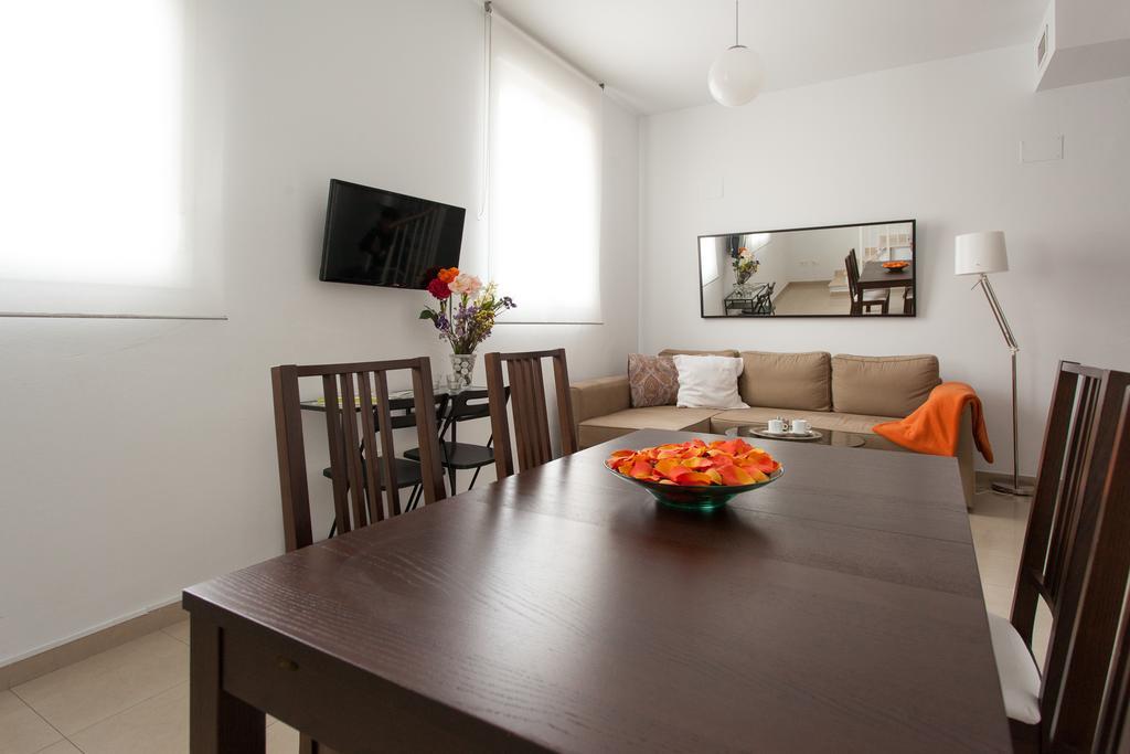 Apartamentos Diaber San Leandro Sevilla Oda fotoğraf