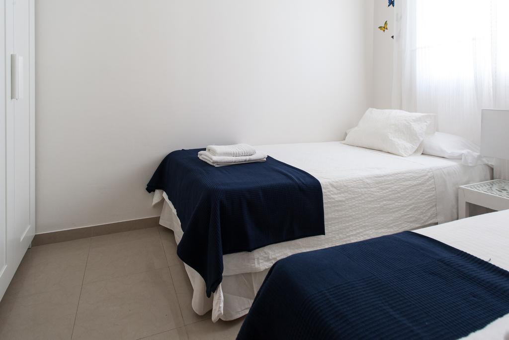 Apartamentos Diaber San Leandro Sevilla Oda fotoğraf