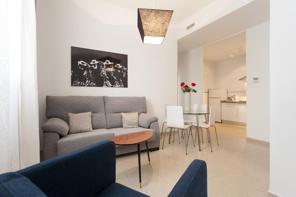 Apartamentos Diaber San Leandro Sevilla Oda fotoğraf