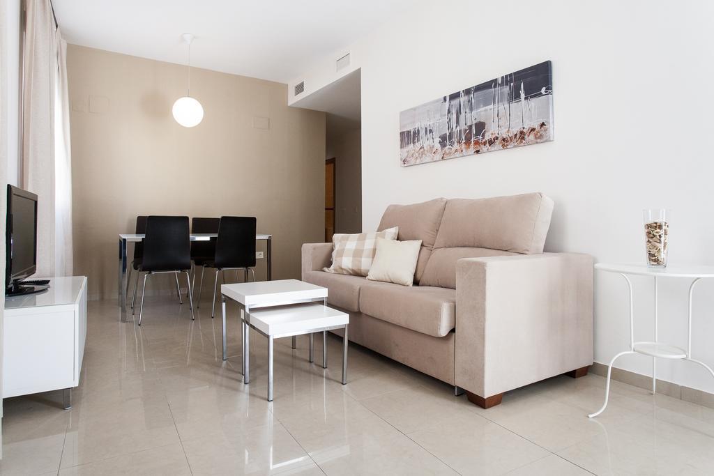 Apartamentos Diaber San Leandro Sevilla Oda fotoğraf