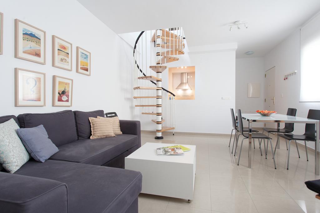 Apartamentos Diaber San Leandro Sevilla Oda fotoğraf