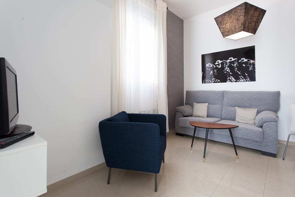 Apartamentos Diaber San Leandro Sevilla Oda fotoğraf