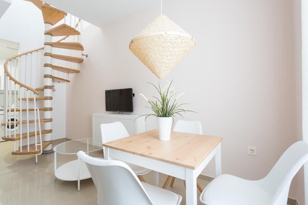 Apartamentos Diaber San Leandro Sevilla Dış mekan fotoğraf